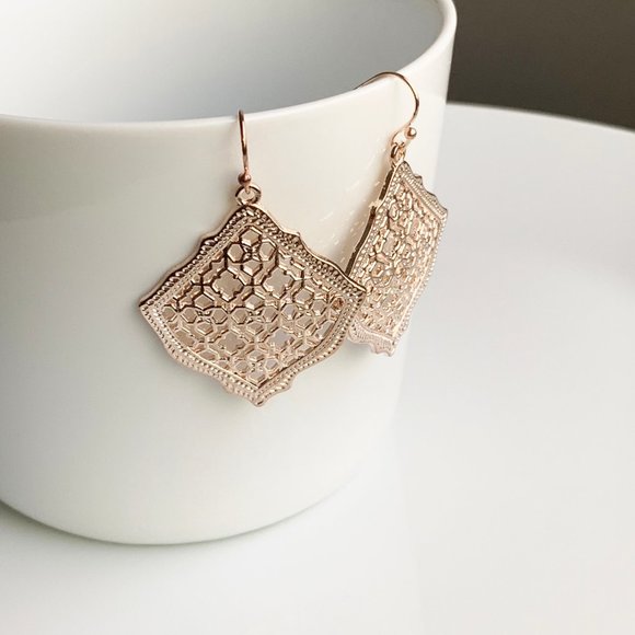 NEW Rhombus Filigree Earrings (rose gold) - Picture 5 of 7